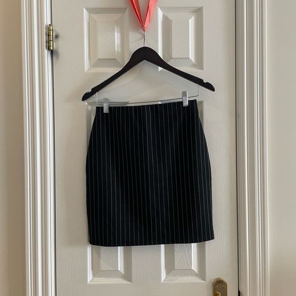 Mini pencil skirt - Picture 4 of 4